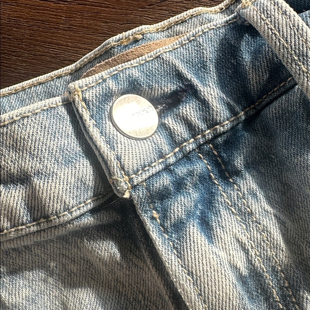 Joe's Jeans Light Blue Distressed Frayed Hem Denim Shorts - Picture 5 of 9
